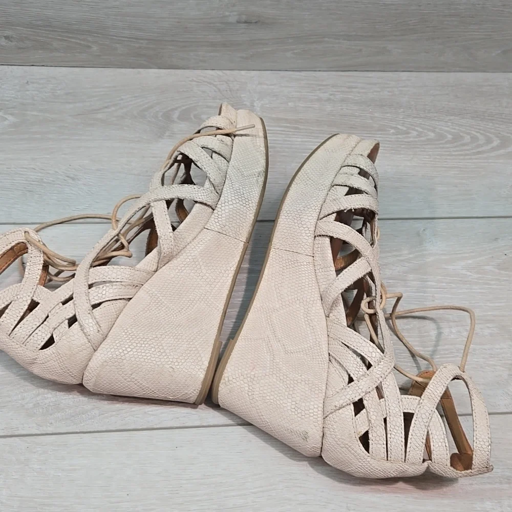 Gentle Souls Women's Lace Up Wedge Leather Hobo Boho Wedge Sandals Sz 8.5M Blush